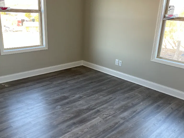 517 Melrose St — Photo 3