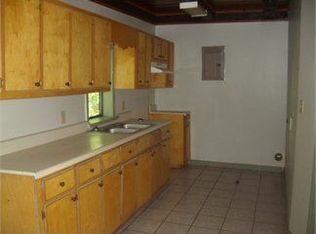 205 Crossno Cemetery Rd, Clifton, TN 38425