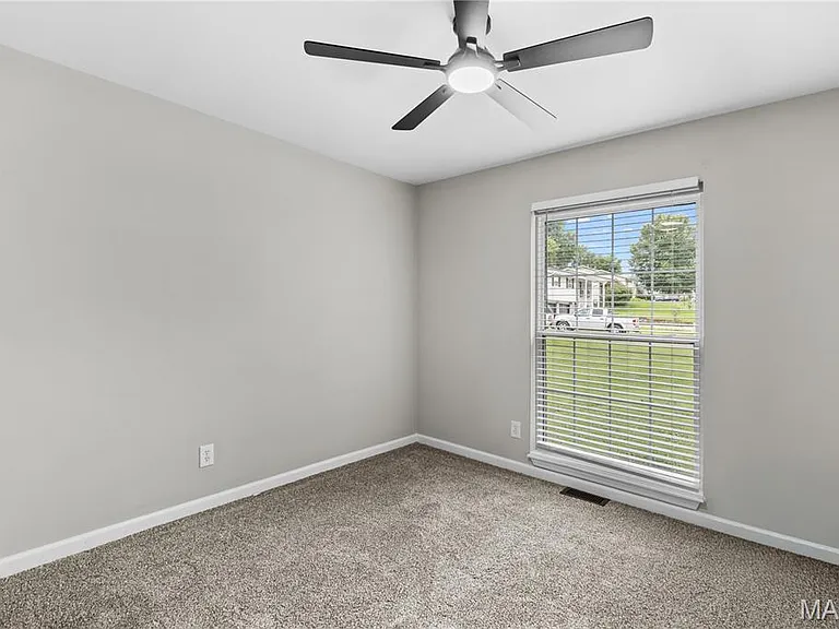 132 Keene Ct — Photo 17