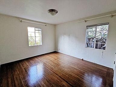 5th image of 421 Tennyson Ave