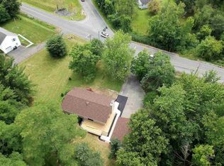 285 Middletown Rd, Waterford, NY 12188