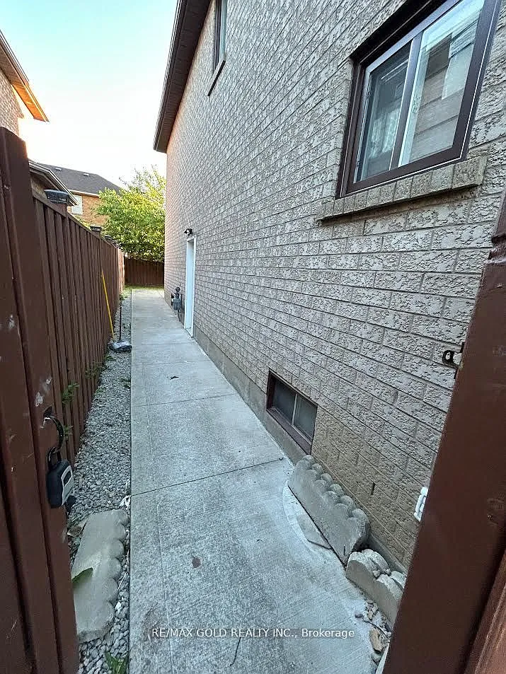 2 bed, $1,750 — Photo 2