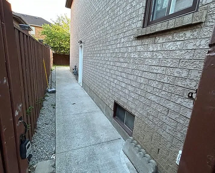 1028 Fernandez Dr #BASEMENT — Photo 2