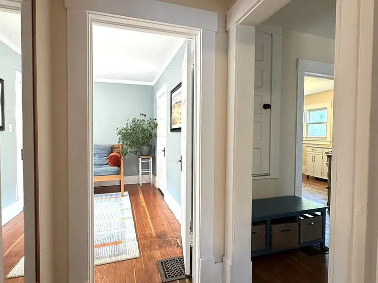 1424 W Franklin St — Photo 19