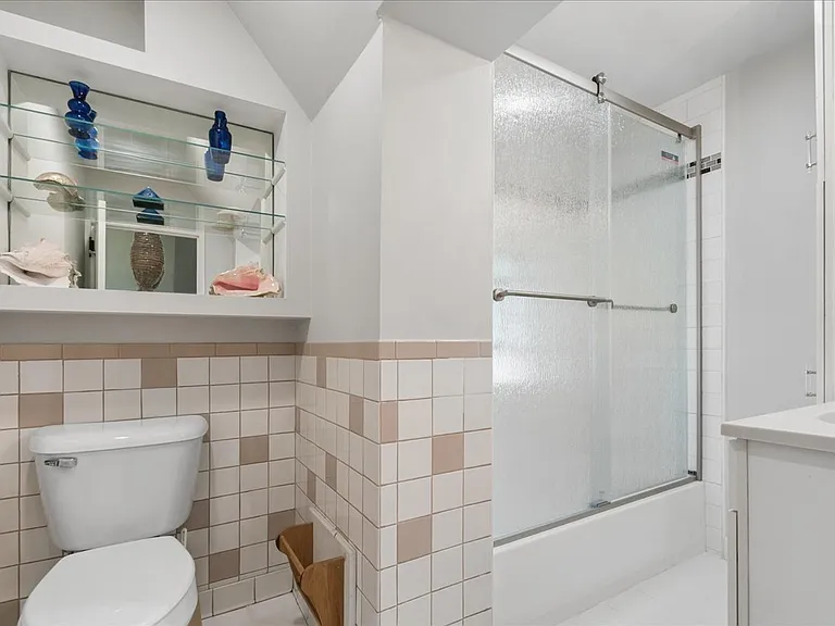 35 Lakeview Pl — Photo 16