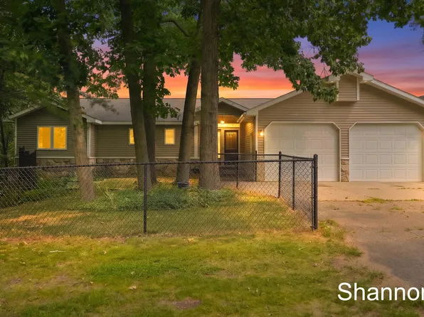 4864 Westshire Dr NW, Comstock Park, MI 49321