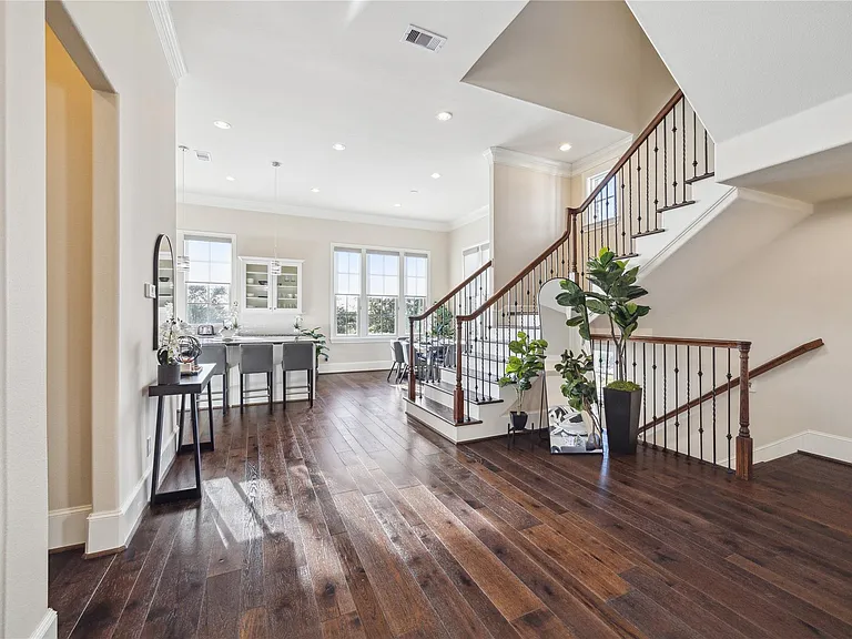9455 Fannin St — Photo 12