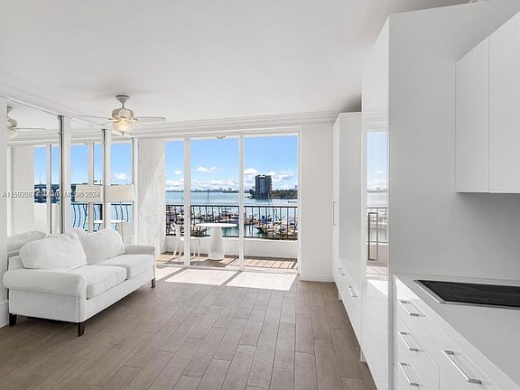 4th image of 555 NE 15th St APT 506