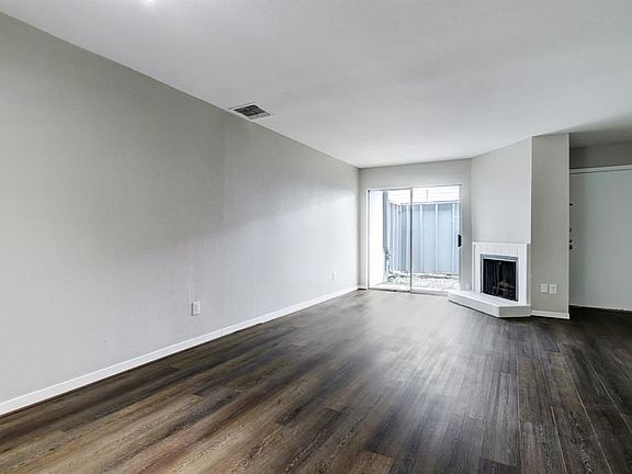 5th image of 5044 Glenmont Dr