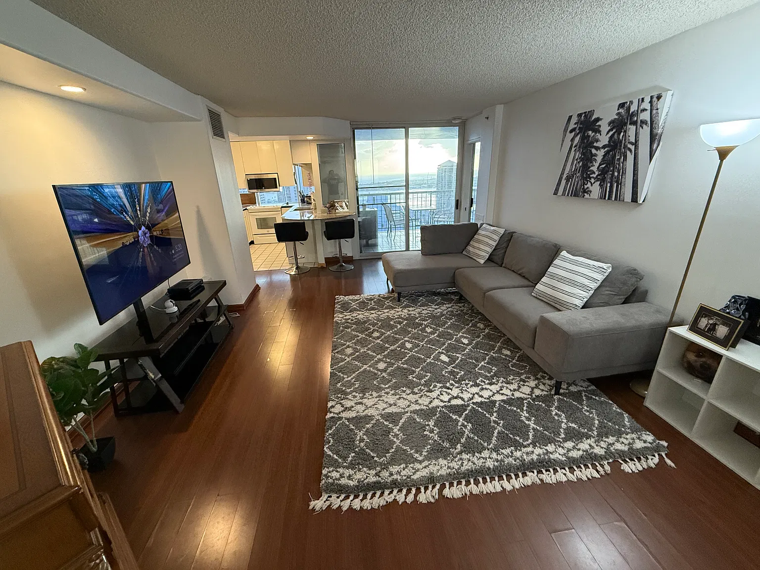 2 bed, 875 sqft, $3,800 — Photo 2