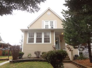 812 N 7th Ave, Maywood, IL 60153
