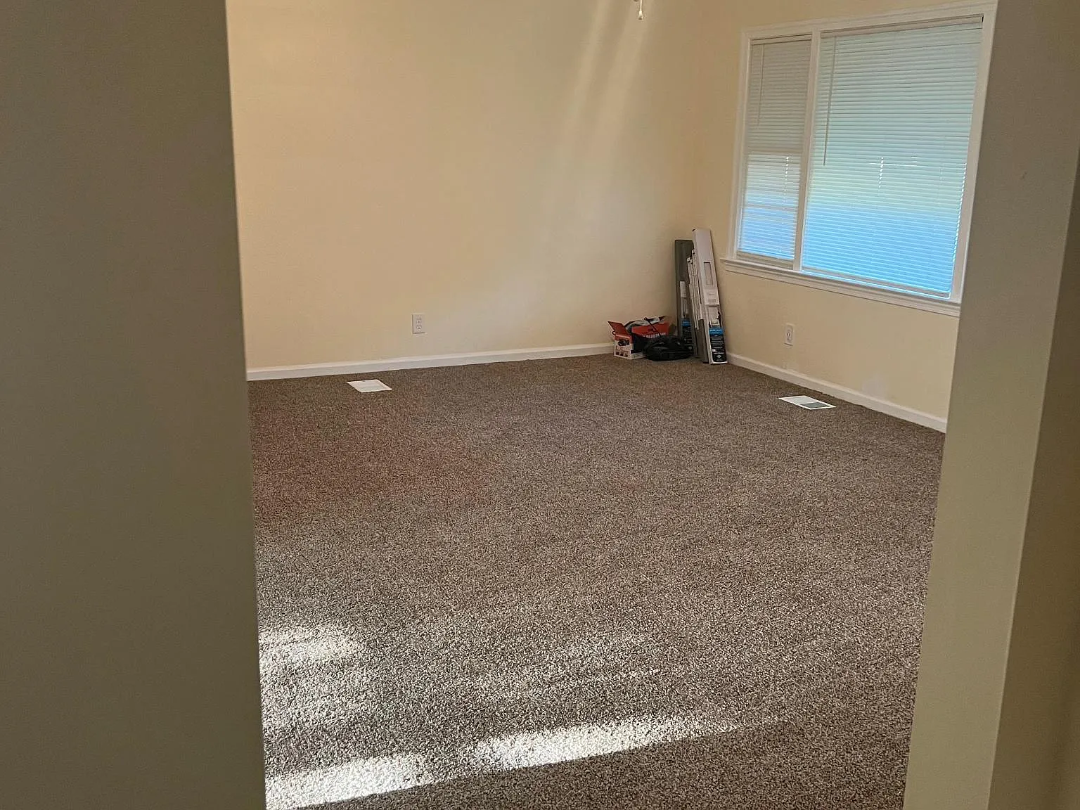 927 Booker Ave — Photo 4