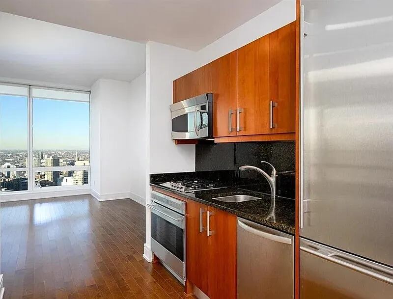 Studio, 1.0 bath, 580 sqft, $1,820 — Photo 2