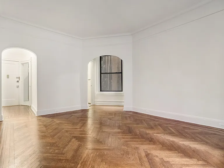 166 W 72nd St #3-C — Photo 4