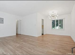 1118 S Fairfax Ave, Los Angeles, CA 90019