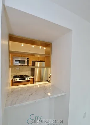 Rented by City Connections Realty | media 10