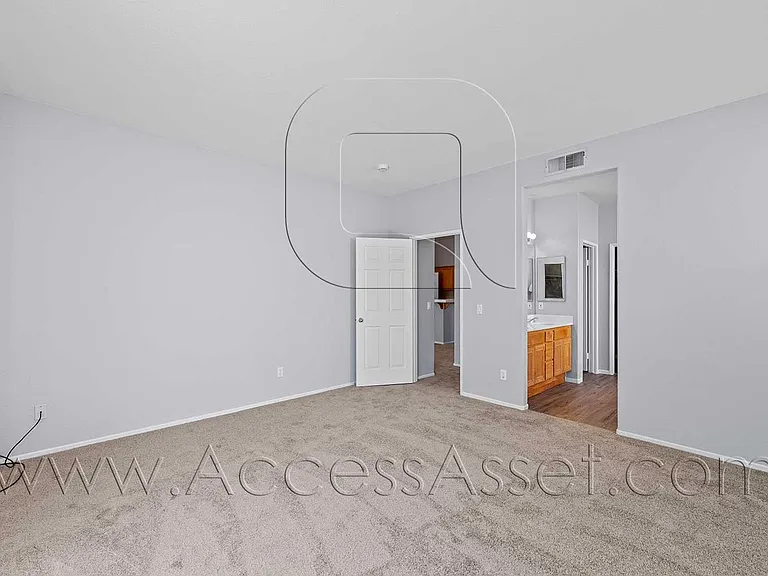 27090 Adelanto Dr — Photo 32