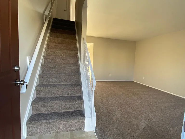 171 Sawmill Rd #209 — Photo 3