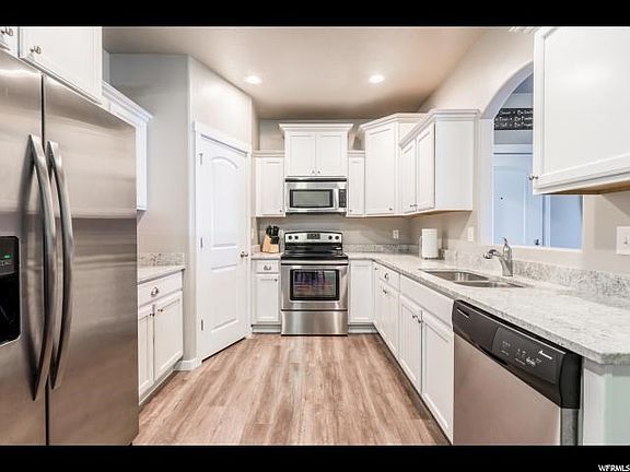 3rd image of 107 E Jordan Ridge Blvd Unit 503
