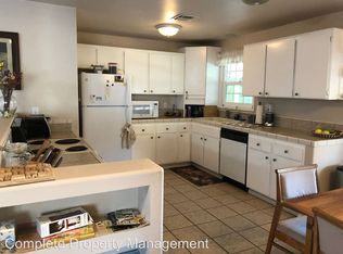 304 Upper Applegate Rd, Jacksonville, OR 97530