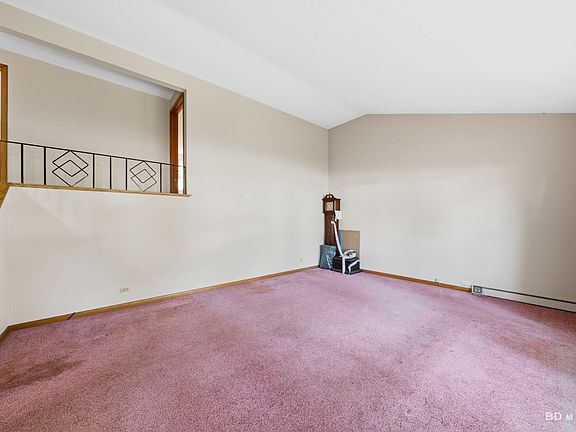 3rd image of 15742 Le Claire Ave