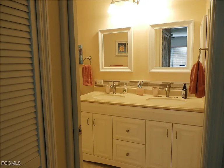11140 Caravel Cir #109 — Photo 10