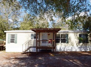 110 Pear St, Welaka, FL 32193