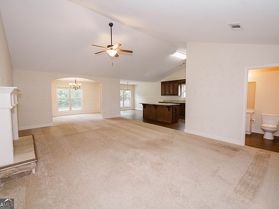 5th image of 464 Redtail Rd