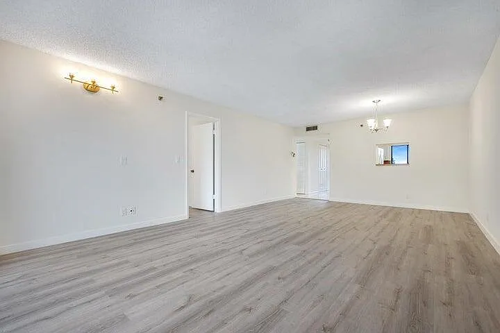7770 Tahiti Ln #405 — Photo 10