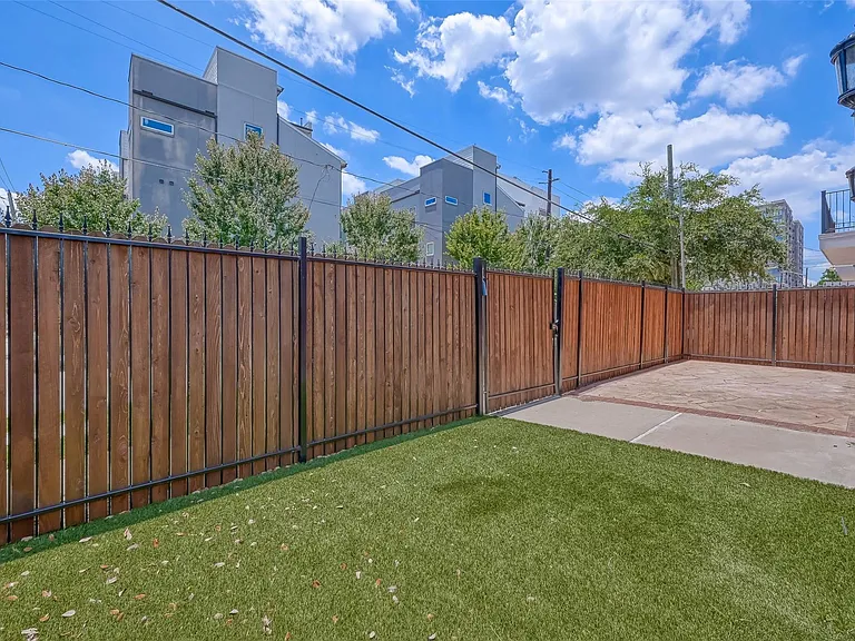 1739 Oakdale St — Photo 43