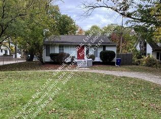 3994 Arcadia Park Dr, Waterford, MI 48328