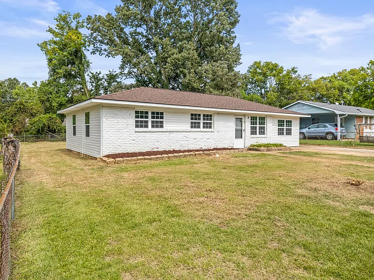 14002 Creely Dr SW — Photo 2