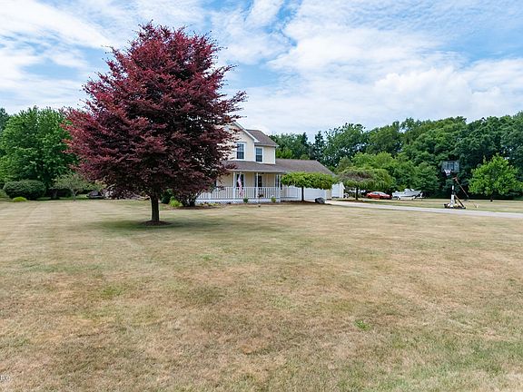 2nd image of 48200 Meadow Oak Trl