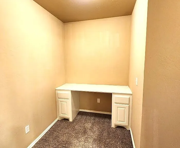 13705 Oxford Dr — Photo 36