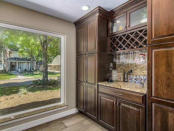4th image of 5218 Manor Glen Dr