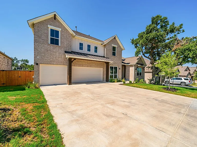 439 Painted Creek Way — Photo 2