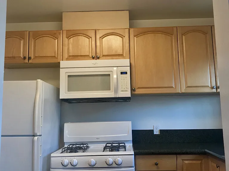 Woodruff Apartments — Photo 15