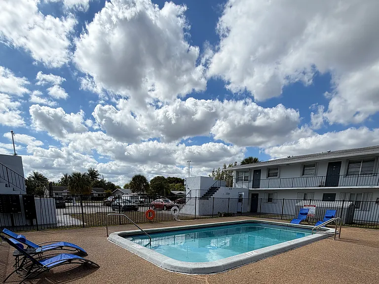 311 NW 42nd Ct #101 — Photo 5