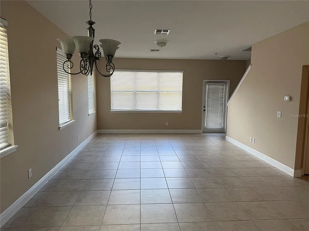 3 bed, 2.5 bath, 1545 sqft, $2,600 — Photo 2