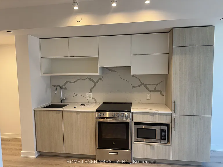 100 Queen St E #1102 — Photo 5