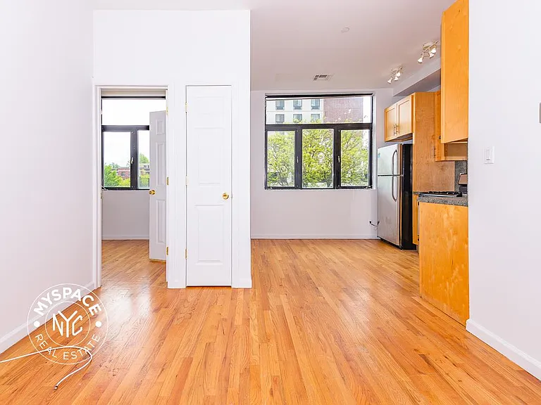 325 Kosciuszko St #1 — Photo 7