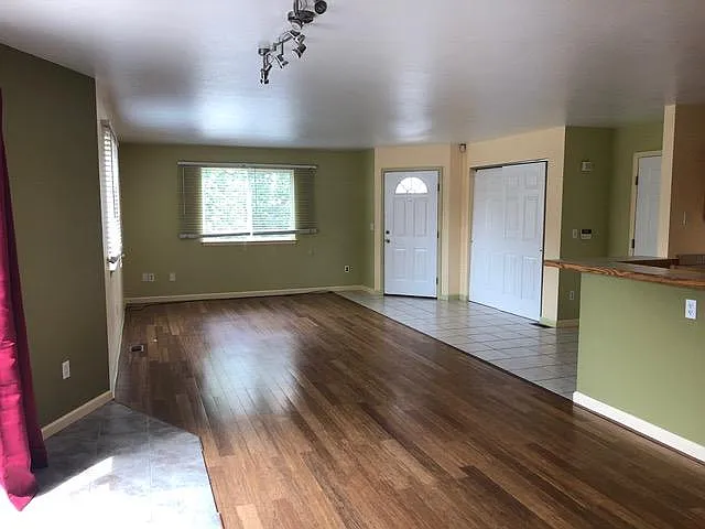 585 Depew Ct — Photo 1
