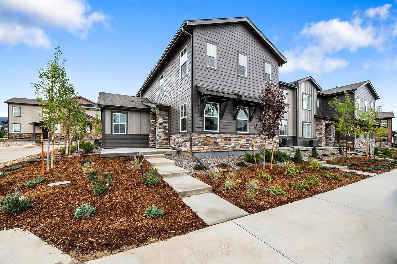 4 bed, 3.5 bath, 2358 sqft, $3,550 — Photo 1