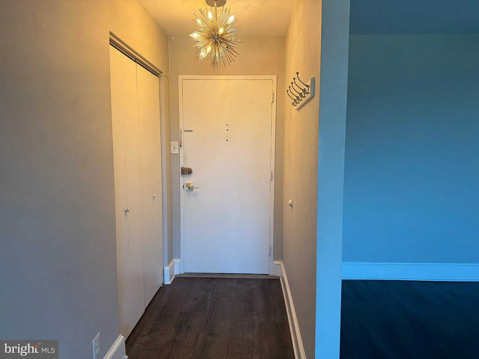 1 bed, 1.0 bath, 827 sqft, $1,995 — Photo 4