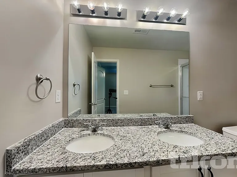 805 Ali St — Photo 9