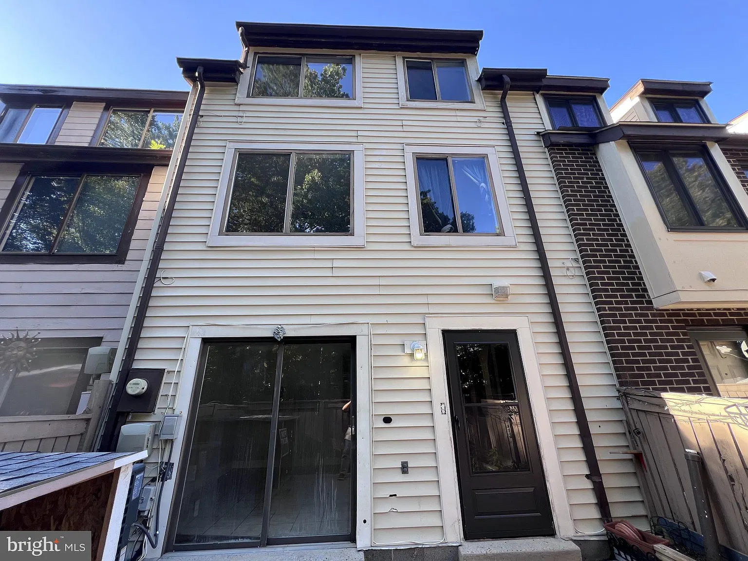 4 bed, 2.5 bath, 1188 sqft, $1,850 — Photo 3