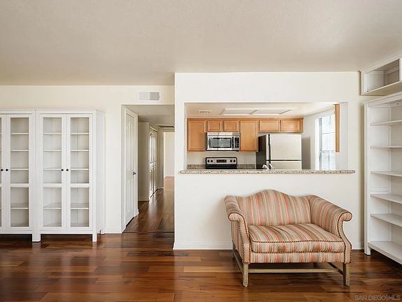 4th image of 14924 Avenida Venusto Unit 117