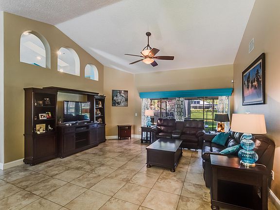 4th image of 13675 Staimford Dr