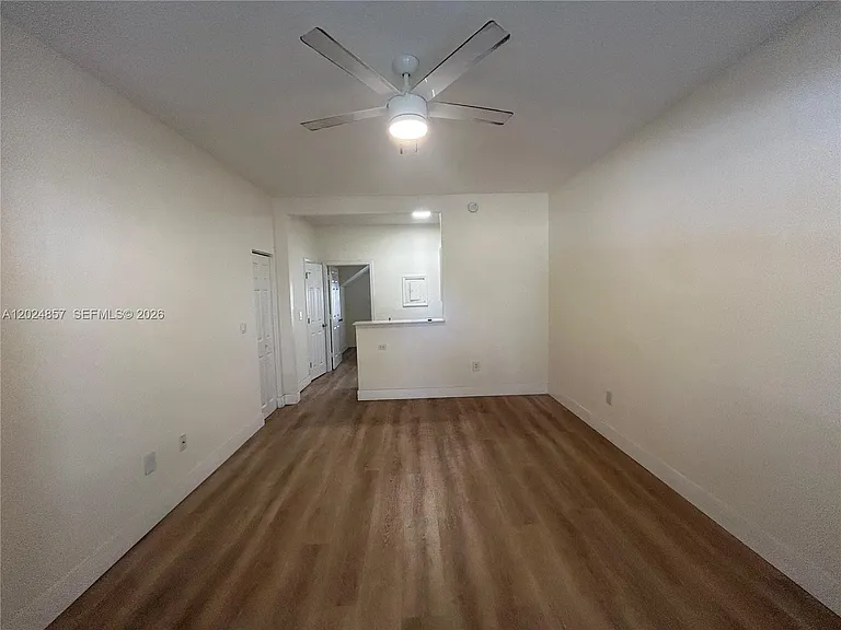 2000 Monroe St #9 — Photo 7