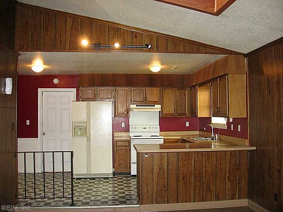 2nd image of 956 Wildflower Ct
